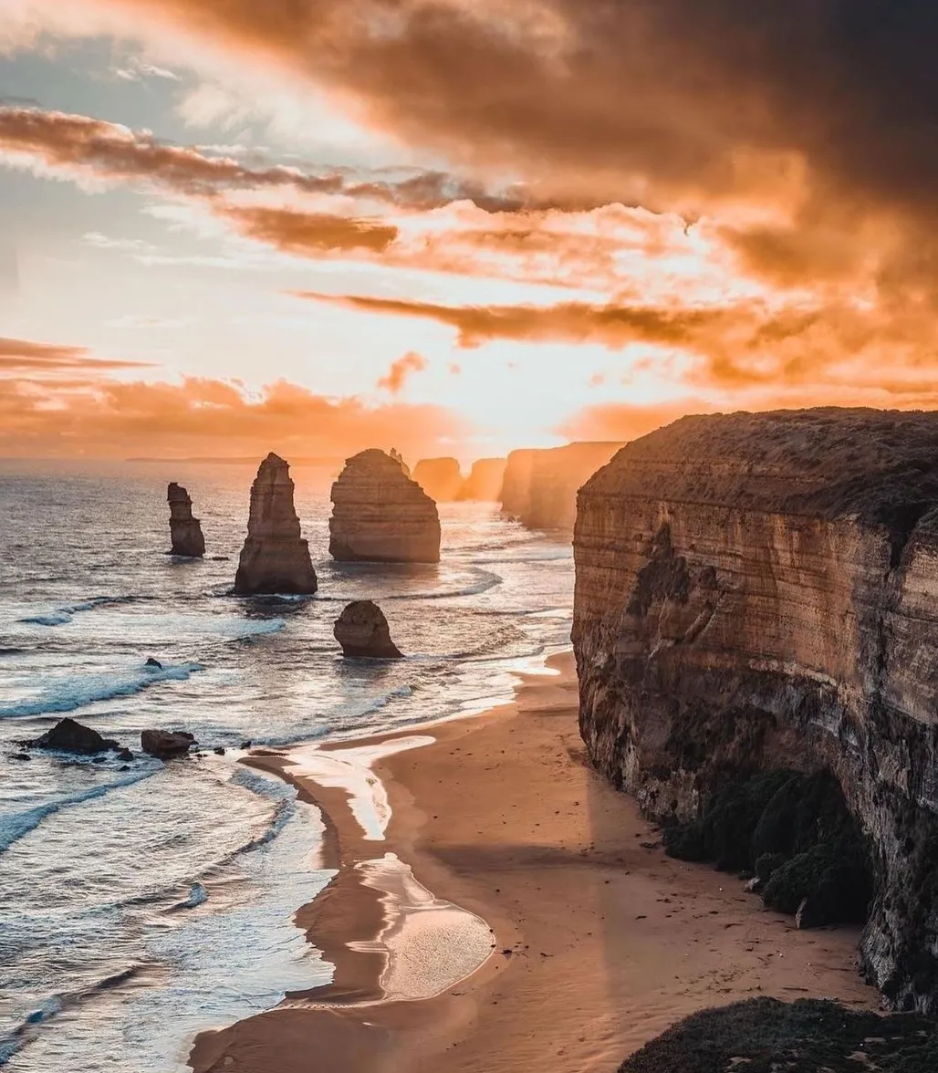 12 Apostles